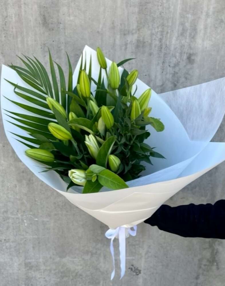 Oriental lily bouquet